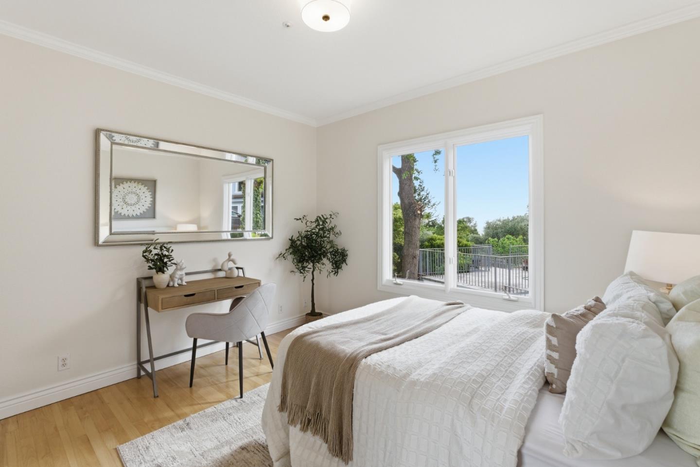 Detail Gallery Image 22 of 39 For 40 Kataoka Ct, Redwood City,  CA 94062 - 5 Beds | 5/1 Baths