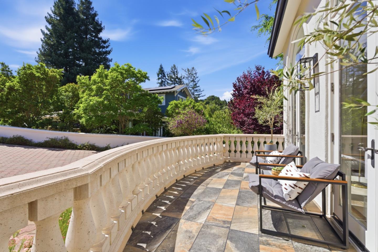 Detail Gallery Image 23 of 39 For 40 Kataoka Ct, Redwood City,  CA 94062 - 5 Beds | 5/1 Baths