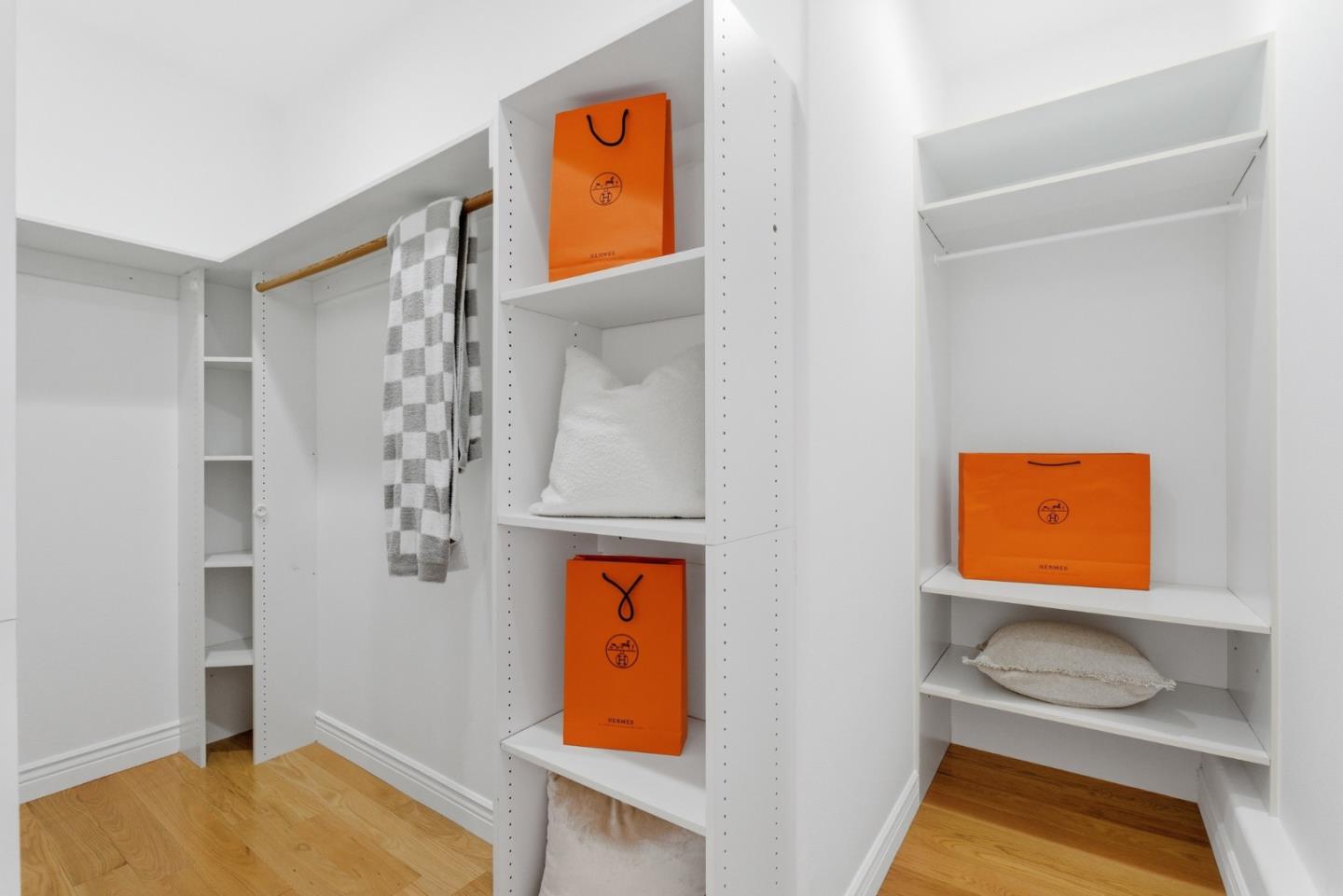 Detail Gallery Image 27 of 39 For 40 Kataoka Ct, Redwood City,  CA 94062 - 5 Beds | 5/1 Baths