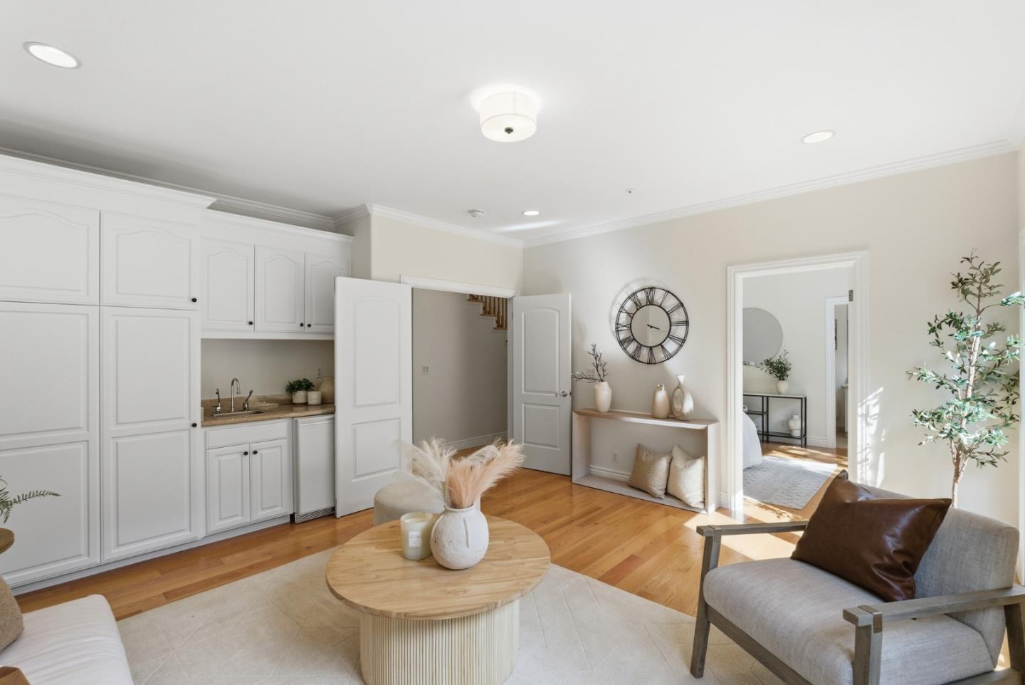 Detail Gallery Image 29 of 39 For 40 Kataoka Ct, Redwood City,  CA 94062 - 5 Beds | 5/1 Baths