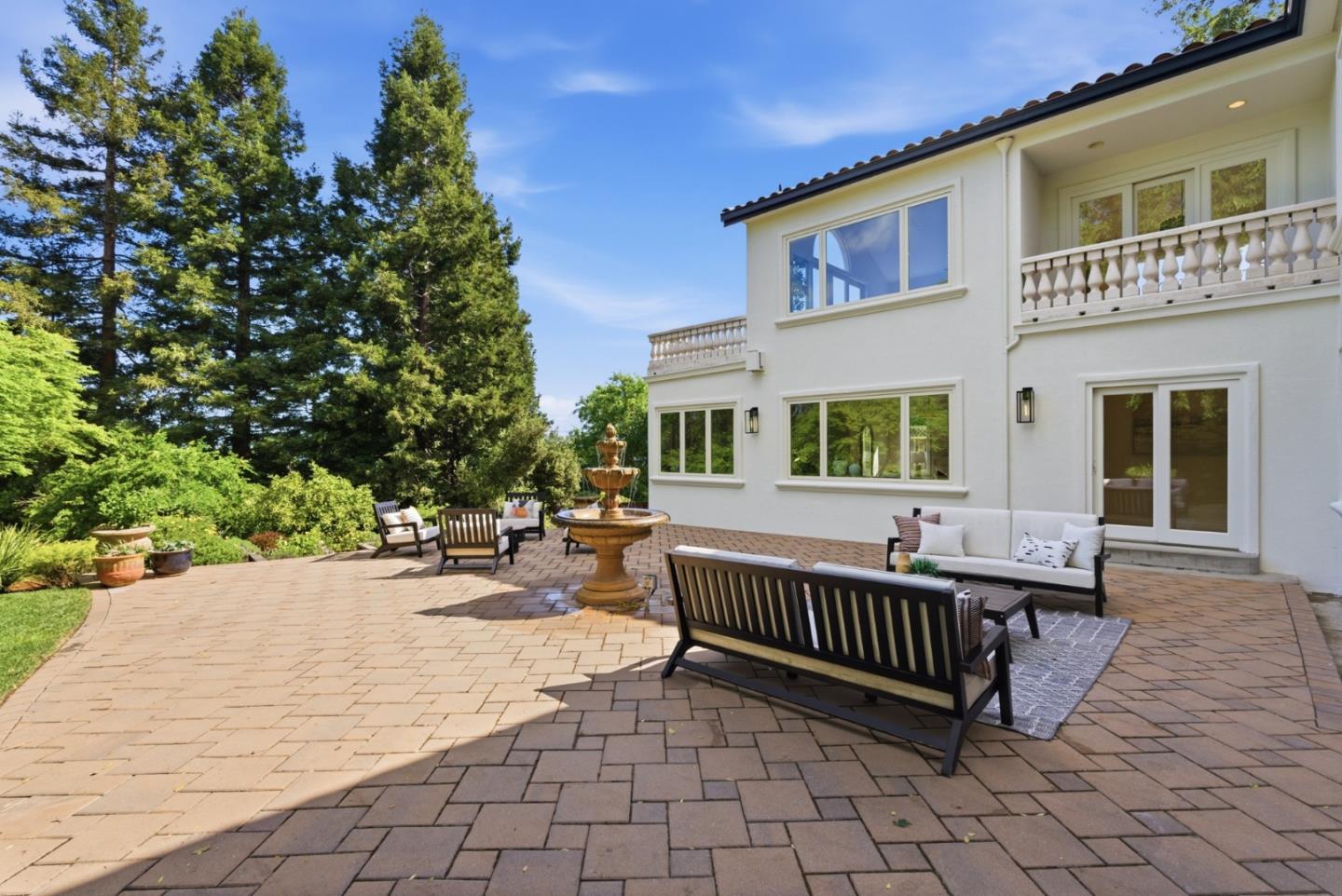 Detail Gallery Image 38 of 39 For 40 Kataoka Ct, Redwood City,  CA 94062 - 5 Beds | 5/1 Baths