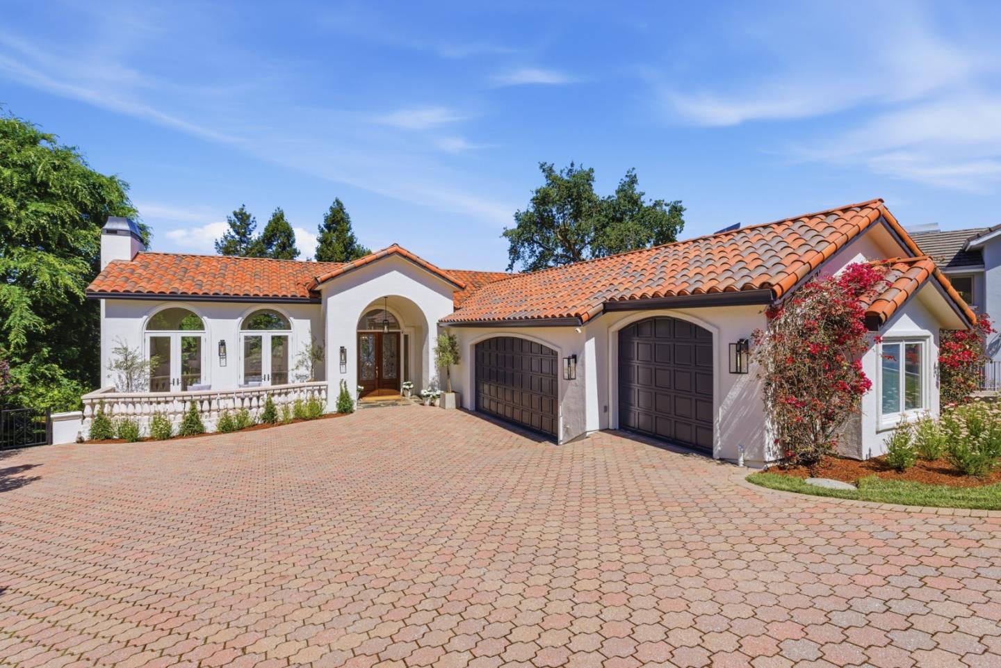 Detail Gallery Image 7 of 39 For 40 Kataoka Ct, Redwood City,  CA 94062 - 5 Beds | 5/1 Baths