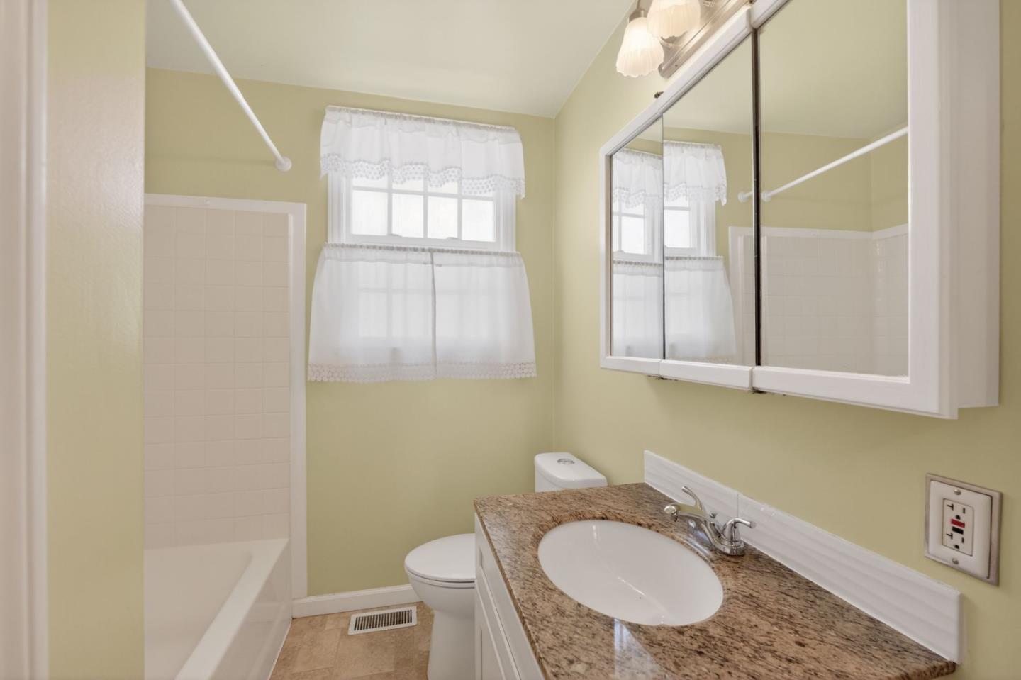 Detail Gallery Image 13 of 27 For 750 Magnolia Ave, San Bruno,  CA 94066 - 3 Beds | 1 Baths