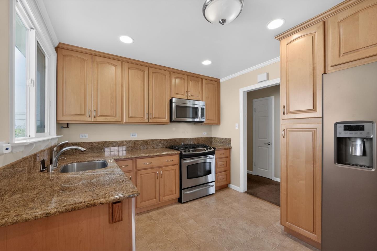 Detail Gallery Image 8 of 27 For 750 Magnolia Ave, San Bruno,  CA 94066 - 3 Beds | 1 Baths