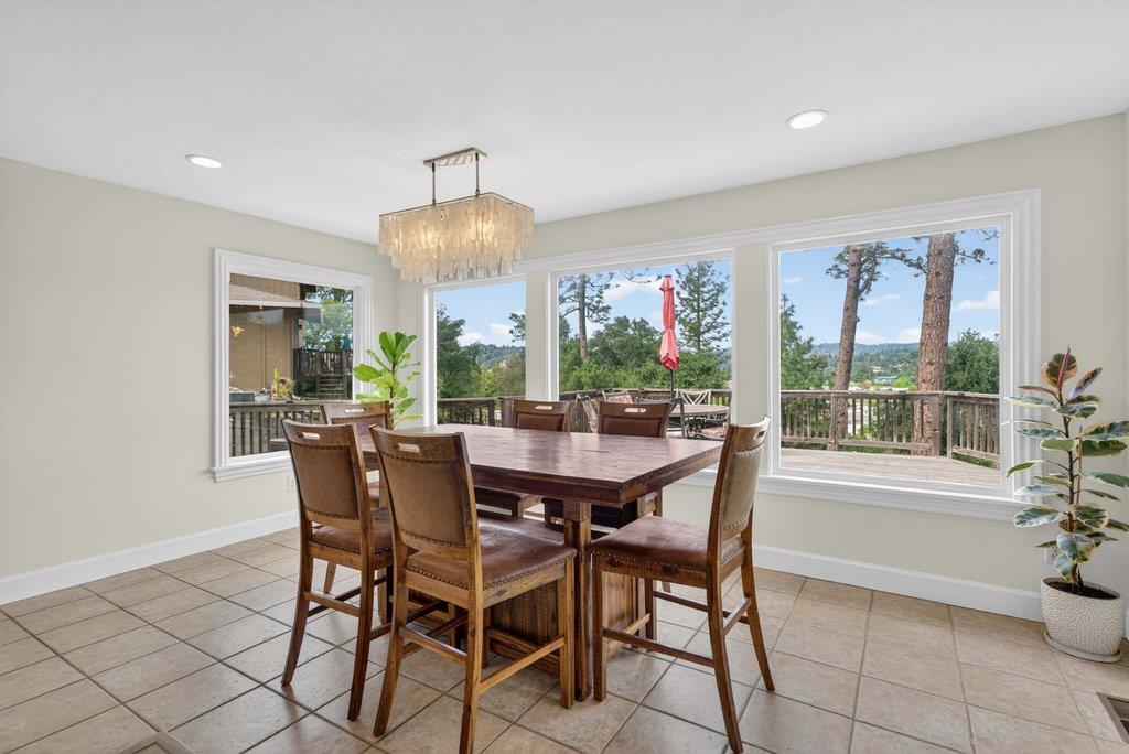 Detail Gallery Image 11 of 46 For 497 Estrella Dr, Scotts Valley,  CA 95066 - 4 Beds | 2/1 Baths