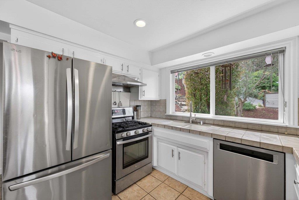 Detail Gallery Image 14 of 46 For 497 Estrella Dr, Scotts Valley,  CA 95066 - 4 Beds | 2/1 Baths