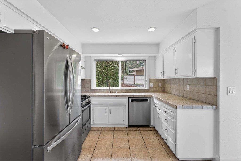 Detail Gallery Image 15 of 46 For 497 Estrella Dr, Scotts Valley,  CA 95066 - 4 Beds | 2/1 Baths