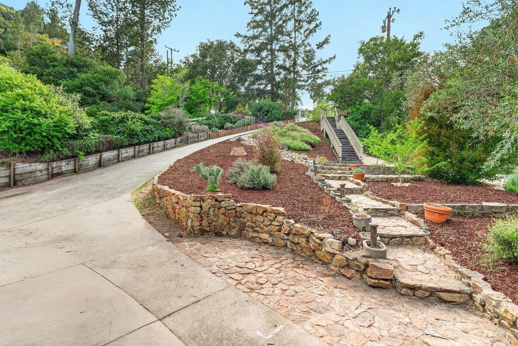 Detail Gallery Image 3 of 46 For 497 Estrella Dr, Scotts Valley,  CA 95066 - 4 Beds | 2/1 Baths