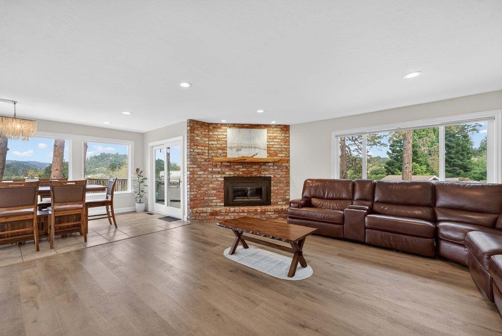 Detail Gallery Image 5 of 46 For 497 Estrella Dr, Scotts Valley,  CA 95066 - 4 Beds | 2/1 Baths