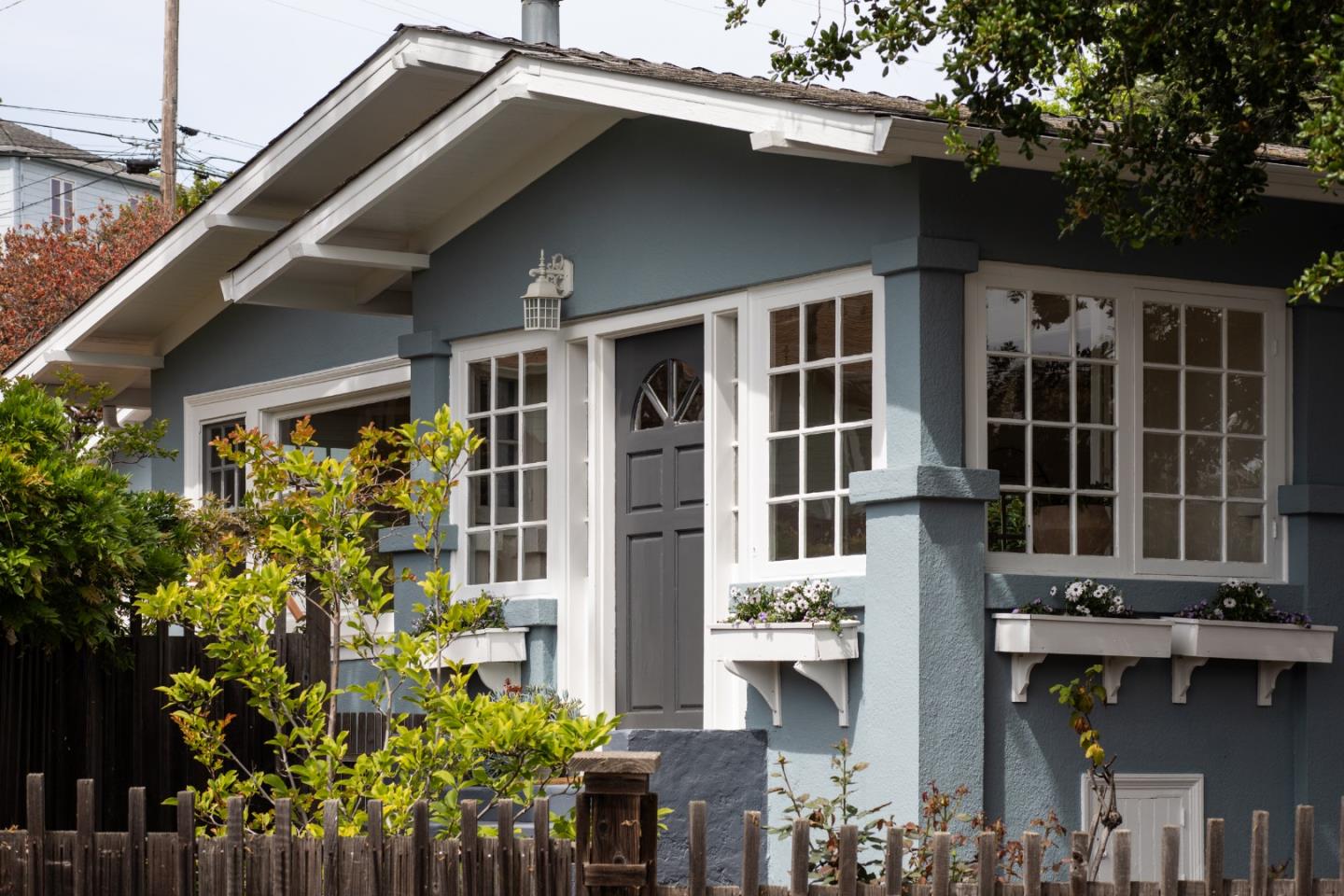 Detail Gallery Image 2 of 31 For 1344 Magnolia Ave, San Carlos,  CA 94070 - 3 Beds | 1 Baths