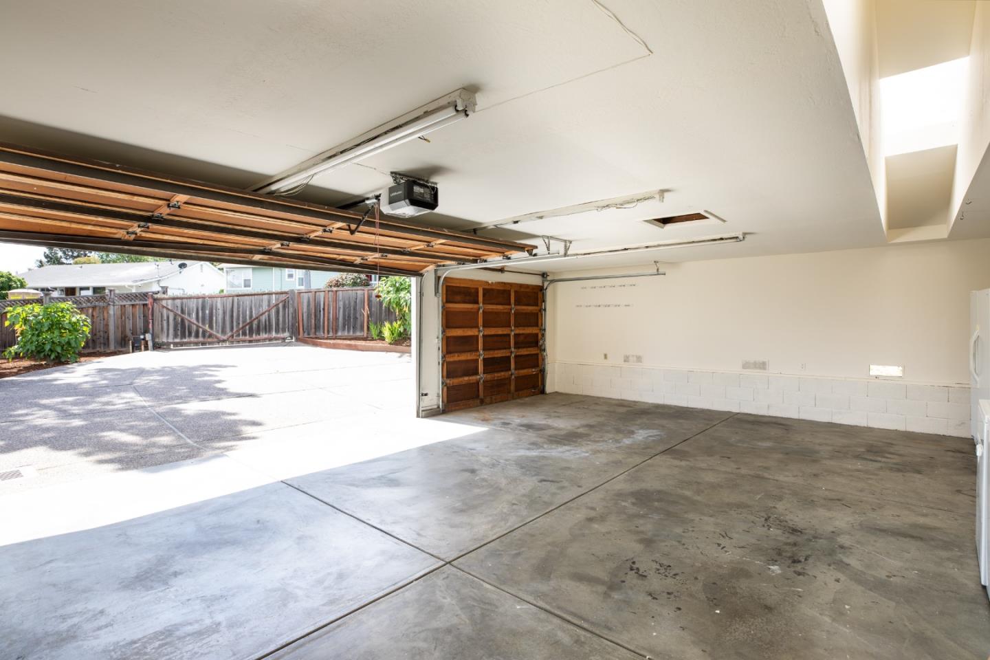 Detail Gallery Image 20 of 31 For 1344 Magnolia Ave, San Carlos,  CA 94070 - 3 Beds | 1 Baths