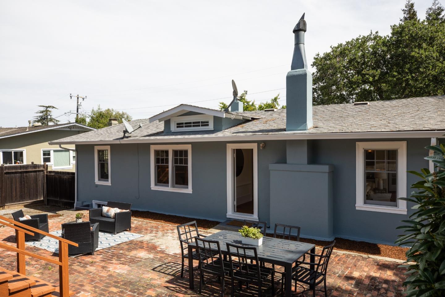 Detail Gallery Image 22 of 31 For 1344 Magnolia Ave, San Carlos,  CA 94070 - 3 Beds | 1 Baths