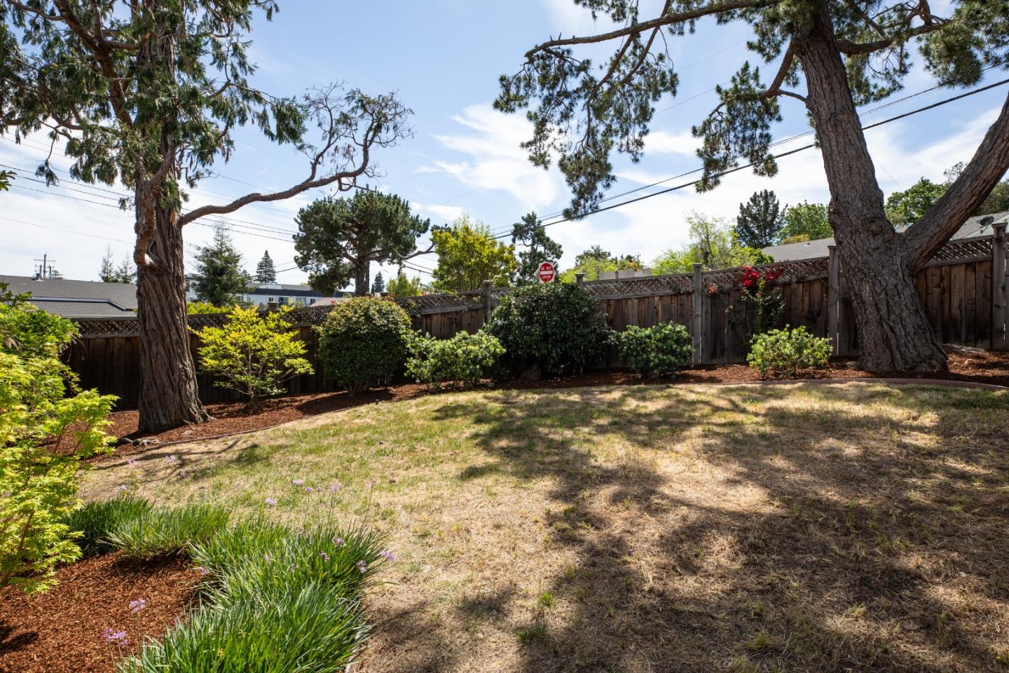 Detail Gallery Image 24 of 31 For 1344 Magnolia Ave, San Carlos,  CA 94070 - 3 Beds | 1 Baths