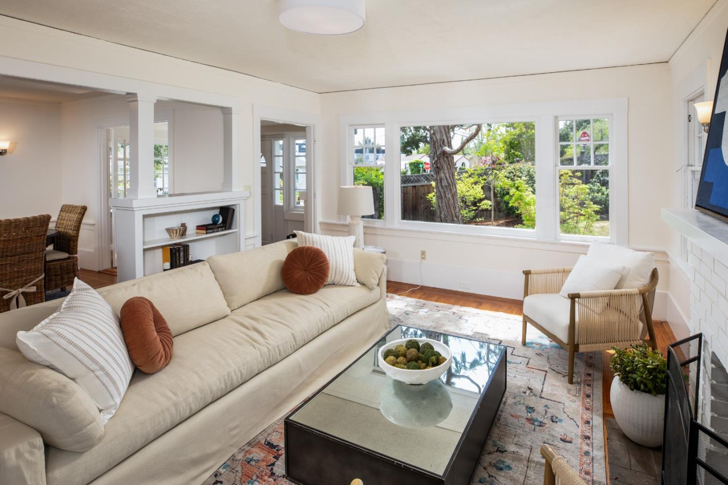 Detail Gallery Image 9 of 31 For 1344 Magnolia Ave, San Carlos,  CA 94070 - 3 Beds | 1 Baths