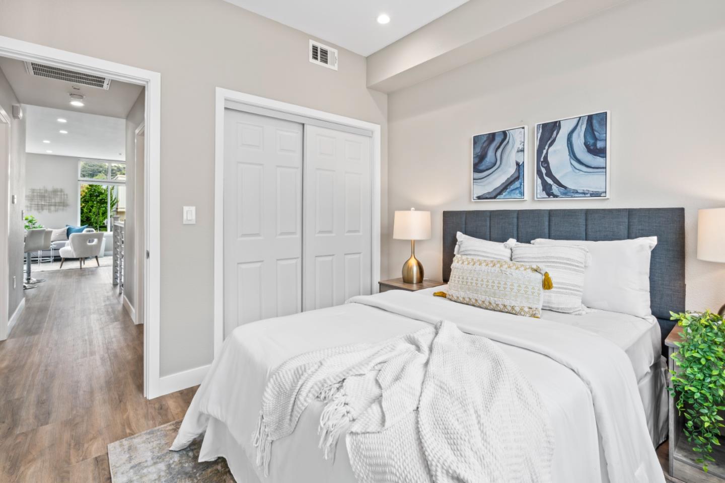 Detail Gallery Image 15 of 38 For 645 Baden Ave #4,  South San Francisco,  CA 94080 - 4 Beds | 3/1 Baths