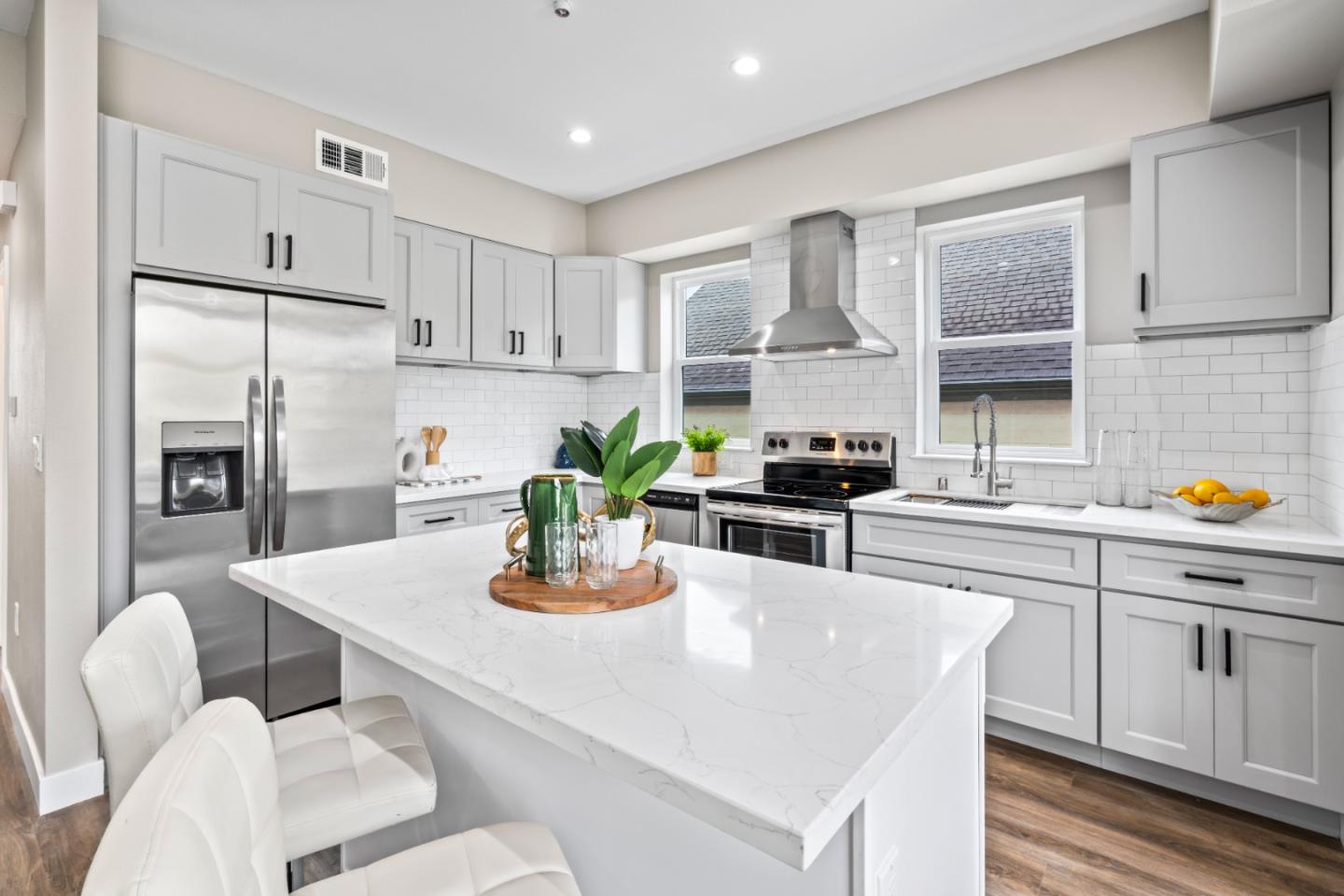 Detail Gallery Image 22 of 38 For 645 Baden Ave #4,  South San Francisco,  CA 94080 - 4 Beds | 3/1 Baths