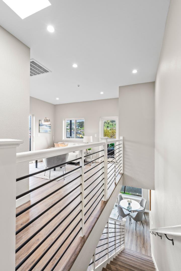 Detail Gallery Image 5 of 38 For 645 Baden Ave #4,  South San Francisco,  CA 94080 - 4 Beds | 3/1 Baths