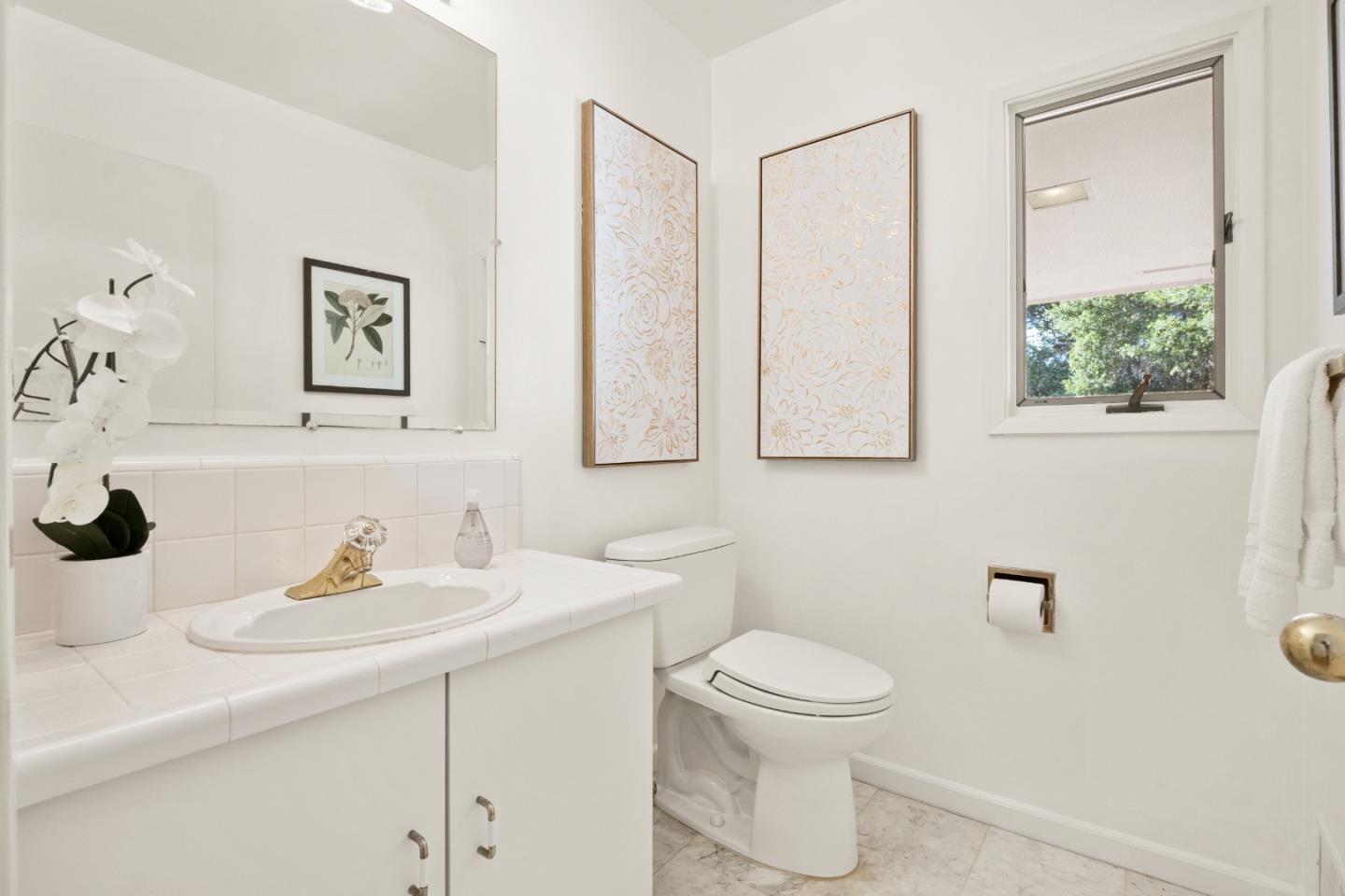 Detail Gallery Image 28 of 54 For 140 Northridge, Woodside,  CA 94062 - 3 Beds | 3/1 Baths