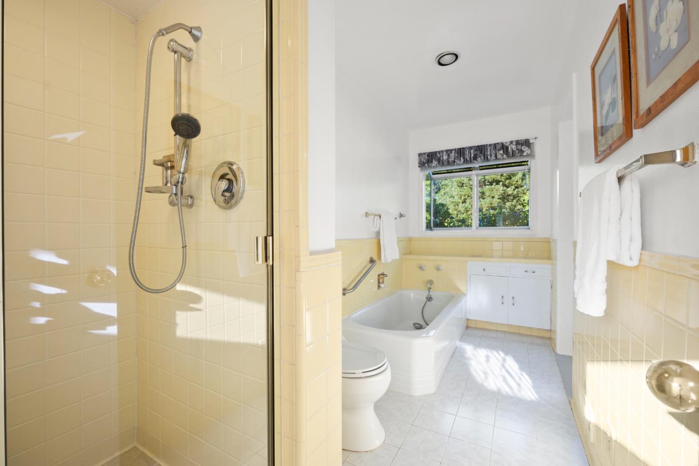 Detail Gallery Image 34 of 54 For 140 Northridge, Woodside,  CA 94062 - 3 Beds | 3/1 Baths