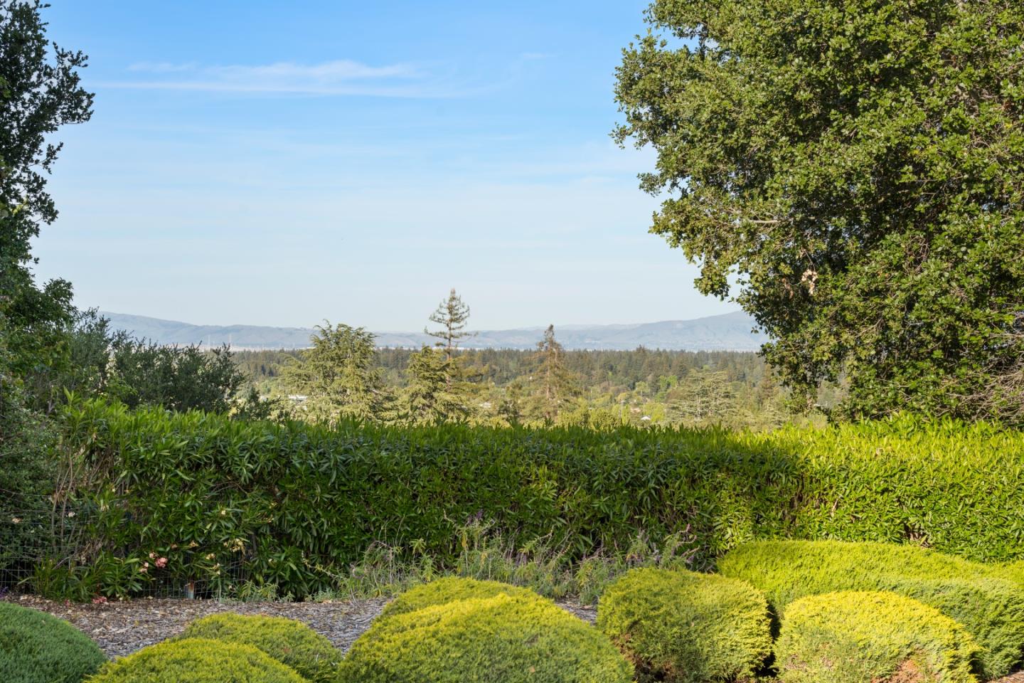 Detail Gallery Image 42 of 54 For 140 Northridge, Woodside,  CA 94062 - 3 Beds | 3/1 Baths