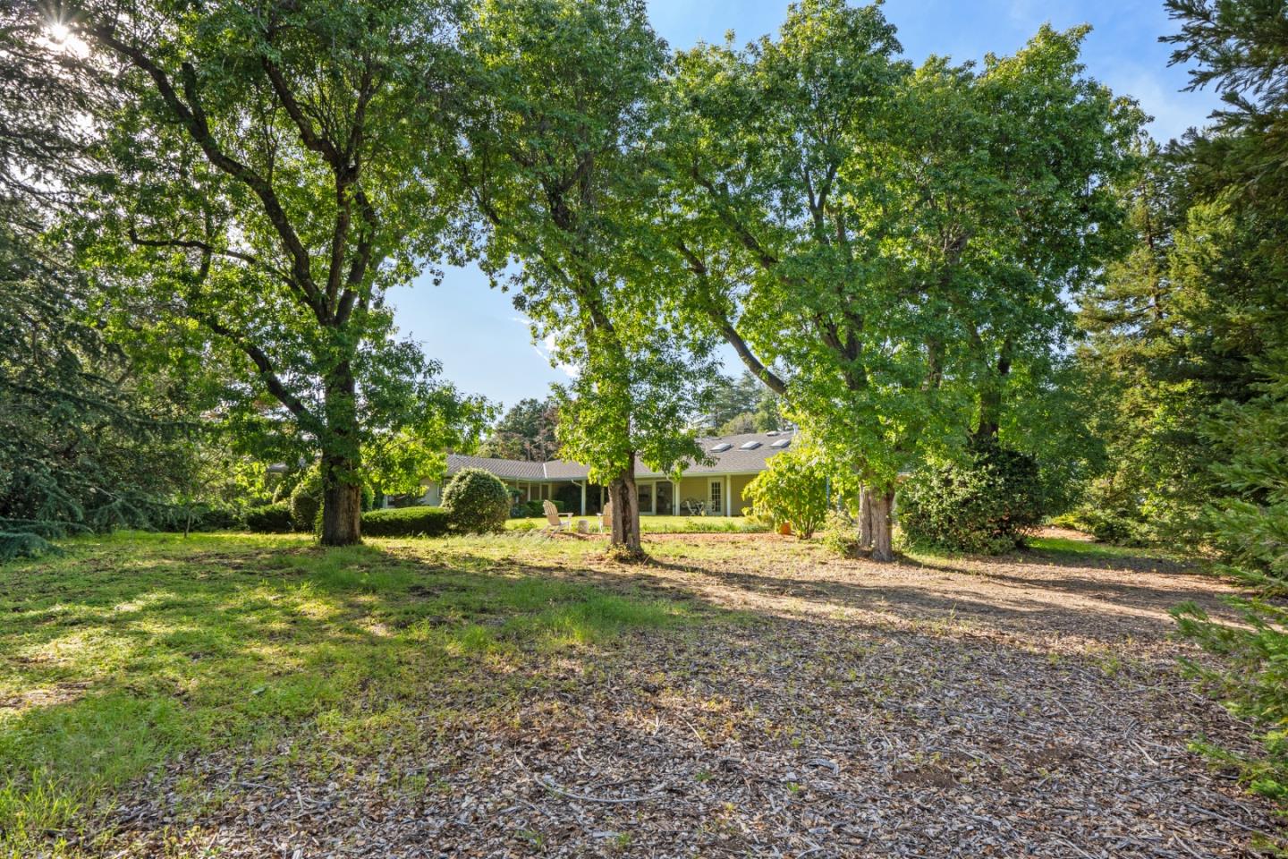 Detail Gallery Image 46 of 54 For 140 Northridge, Woodside,  CA 94062 - 3 Beds | 3/1 Baths