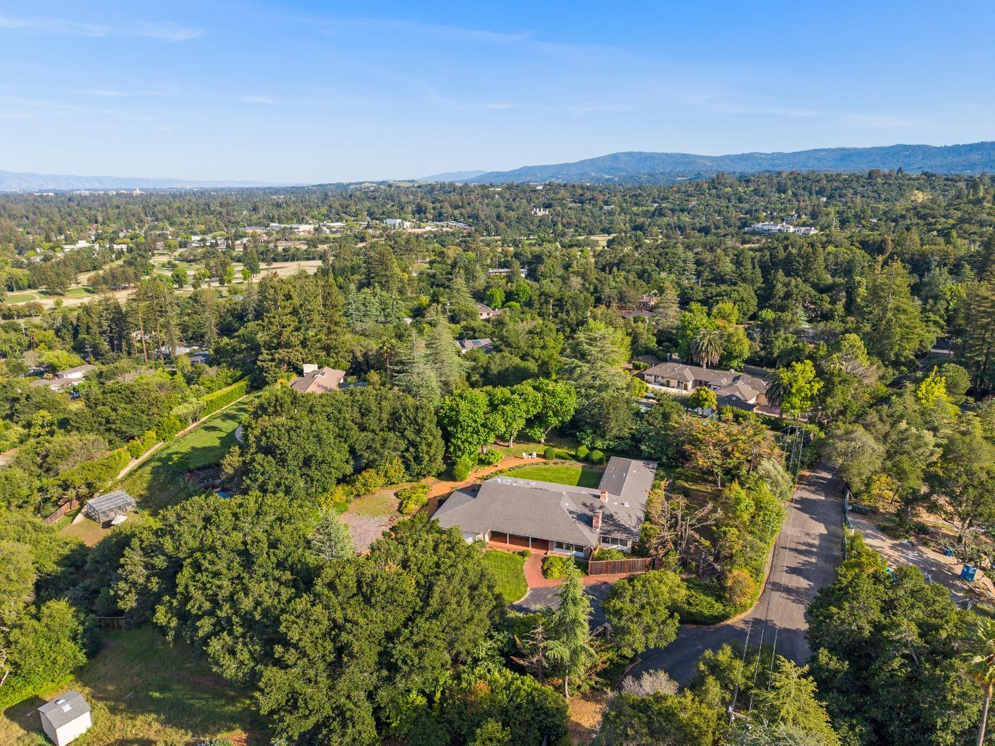 Detail Gallery Image 49 of 54 For 140 Northridge, Woodside,  CA 94062 - 3 Beds | 3/1 Baths