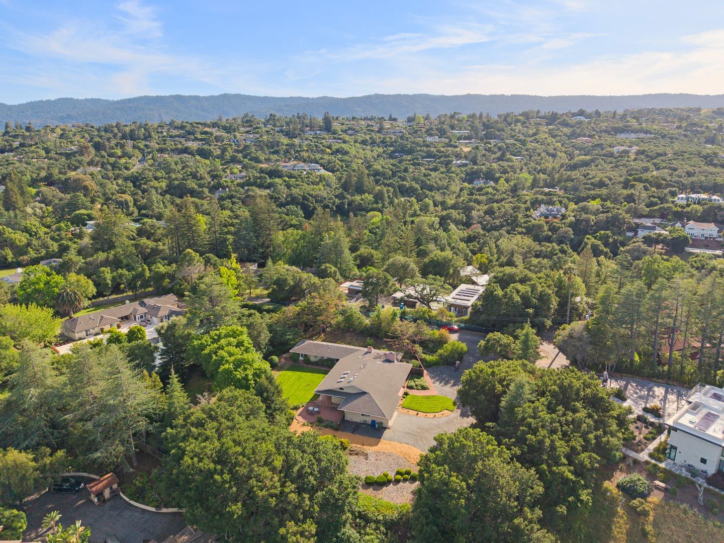 Detail Gallery Image 52 of 54 For 140 Northridge, Woodside,  CA 94062 - 3 Beds | 3/1 Baths