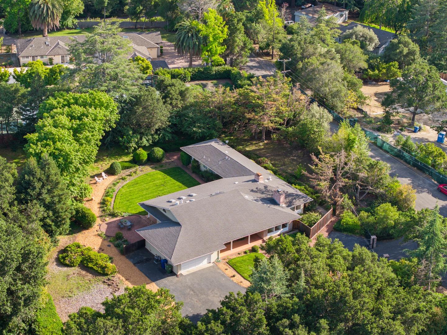 Detail Gallery Image 53 of 54 For 140 Northridge, Woodside,  CA 94062 - 3 Beds | 3/1 Baths