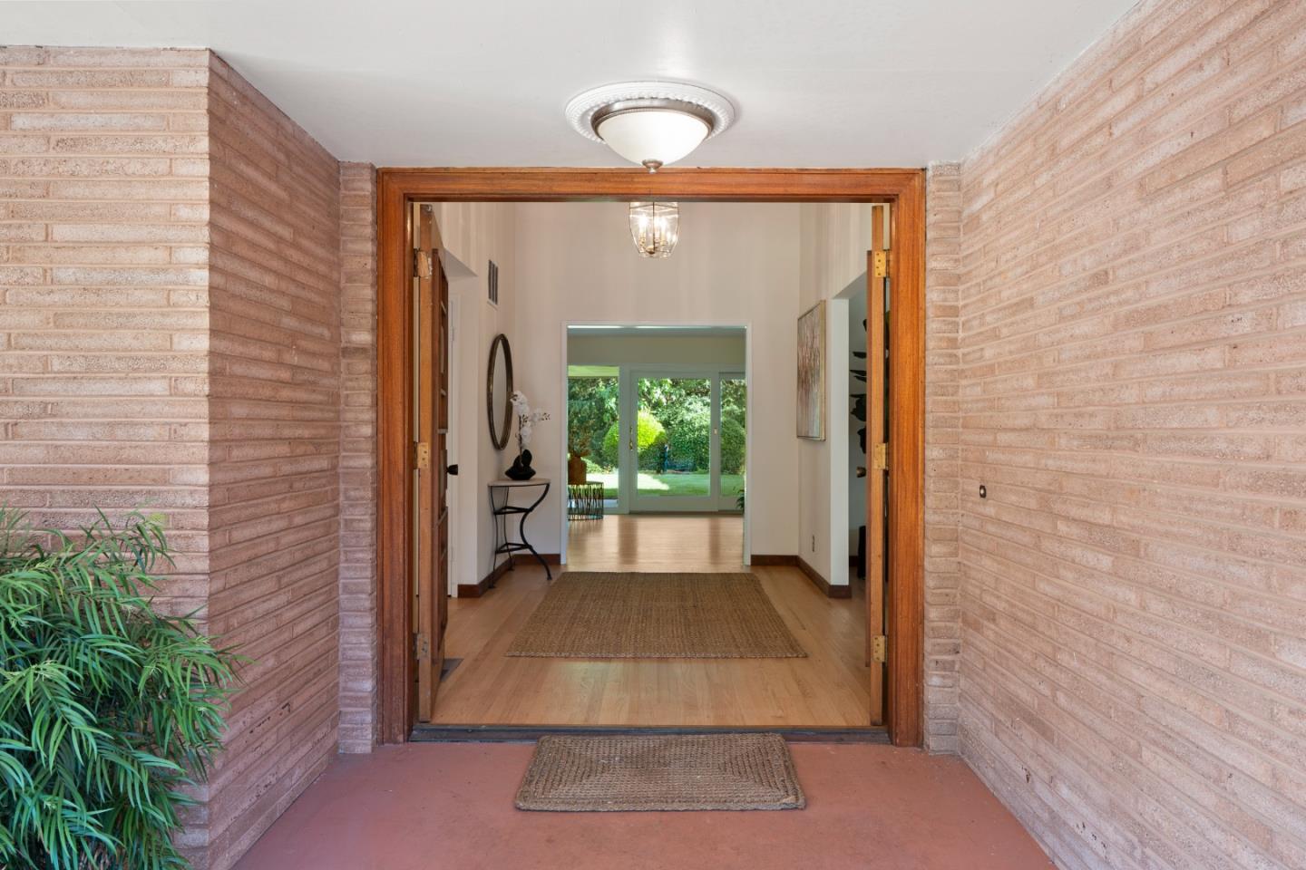 Detail Gallery Image 7 of 54 For 140 Northridge, Woodside,  CA 94062 - 3 Beds | 3/1 Baths