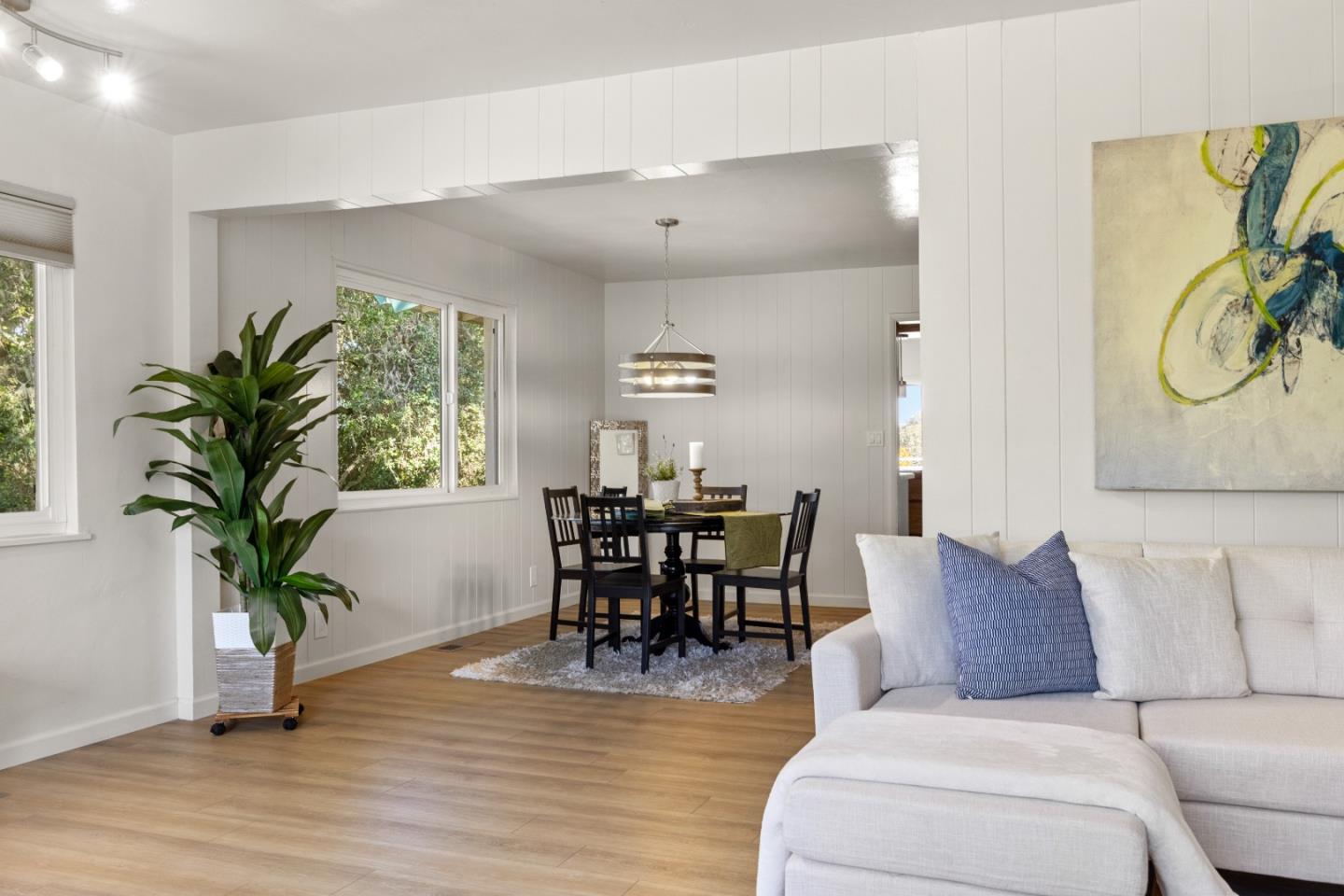 Detail Gallery Image 10 of 57 For 922 Maple St, Pacific Grove,  CA 93950 - 2 Beds | 2 Baths