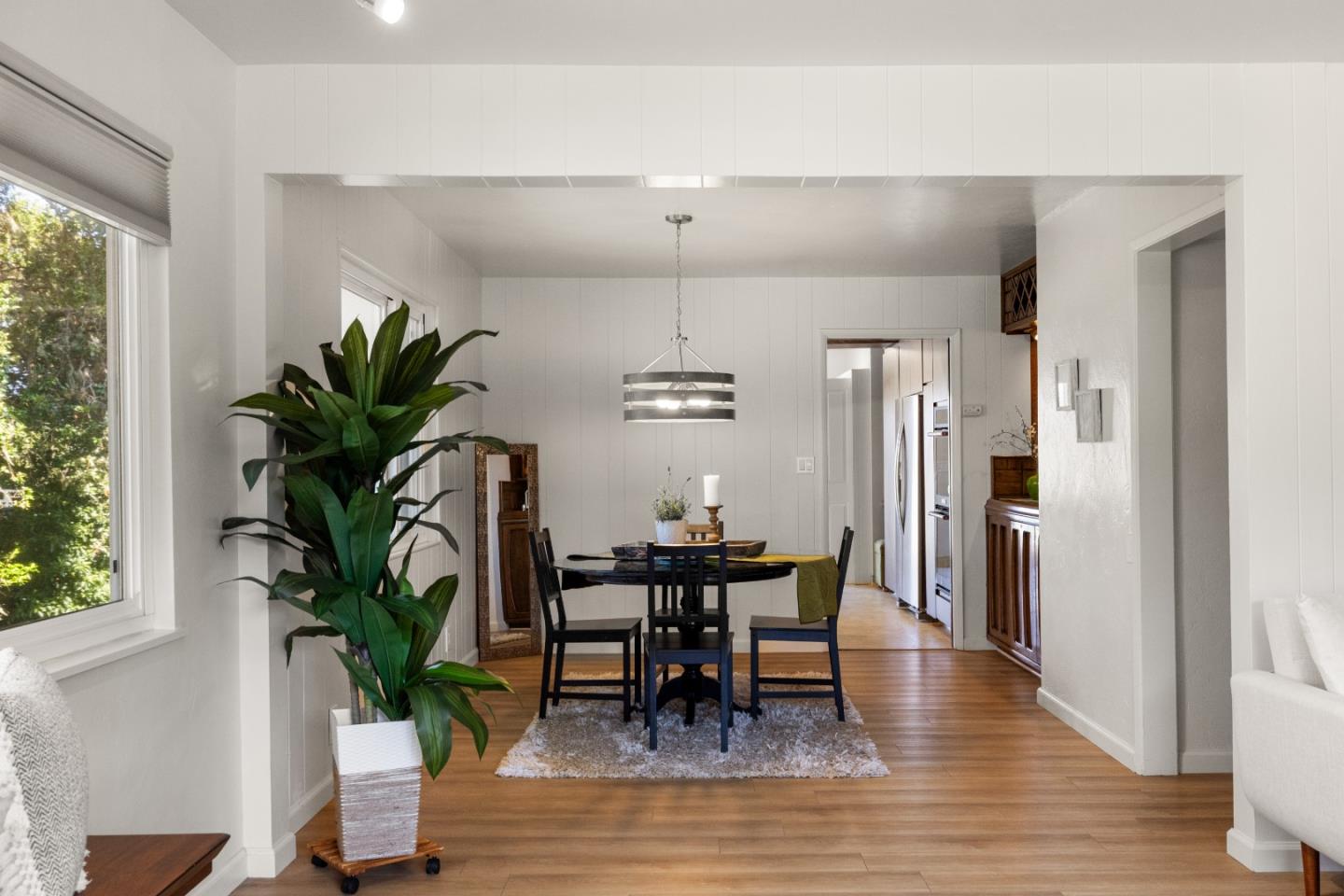 Detail Gallery Image 11 of 57 For 922 Maple St, Pacific Grove,  CA 93950 - 2 Beds | 2 Baths