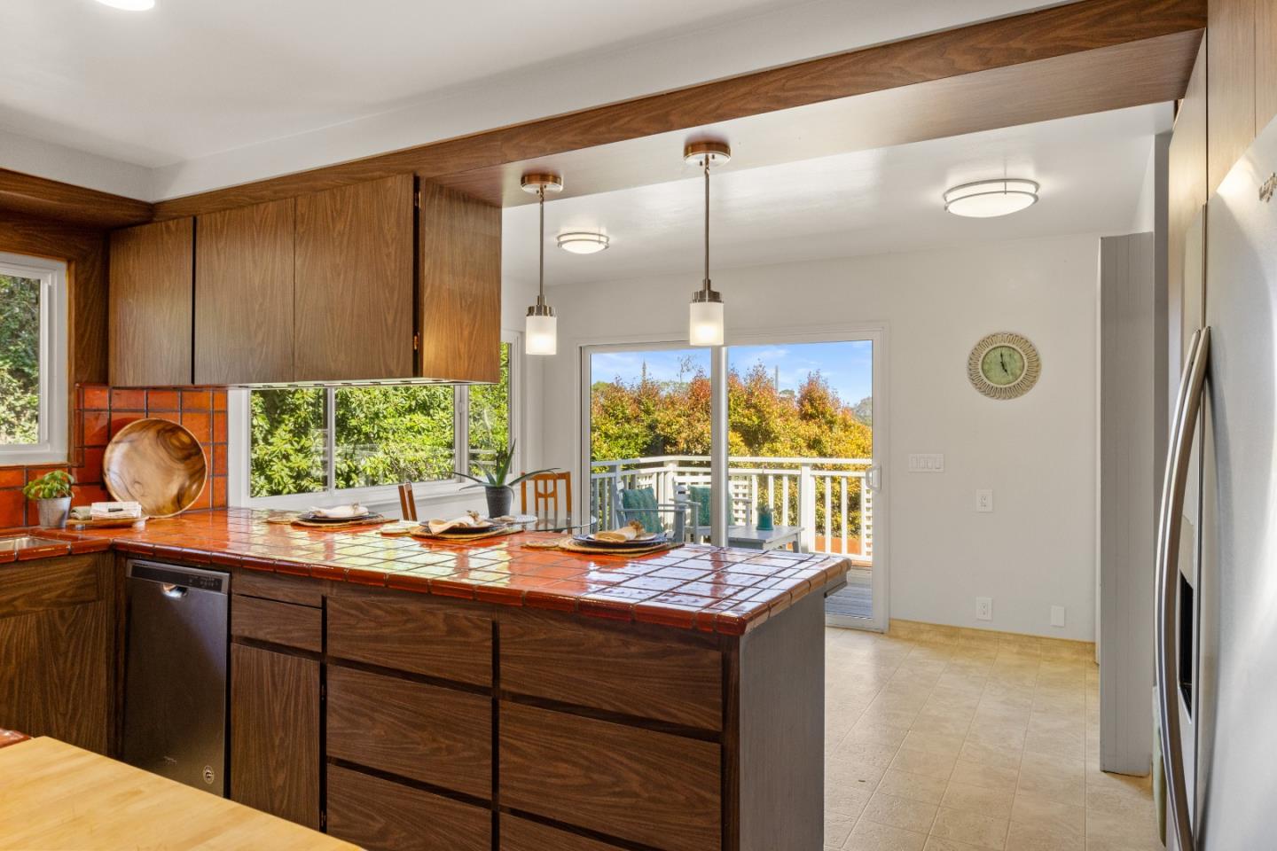 Detail Gallery Image 15 of 57 For 922 Maple St, Pacific Grove,  CA 93950 - 2 Beds | 2 Baths