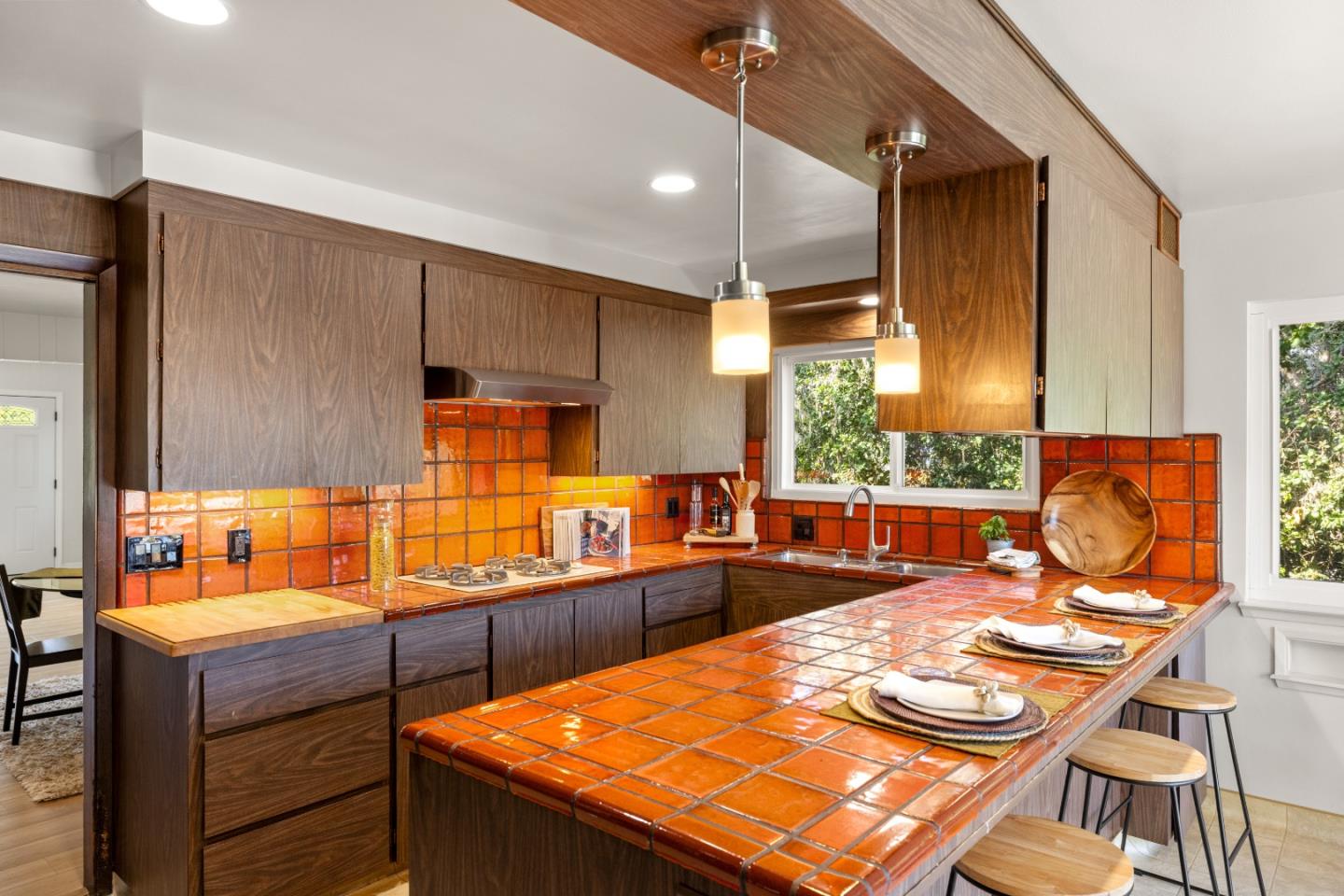 Detail Gallery Image 16 of 57 For 922 Maple St, Pacific Grove,  CA 93950 - 2 Beds | 2 Baths