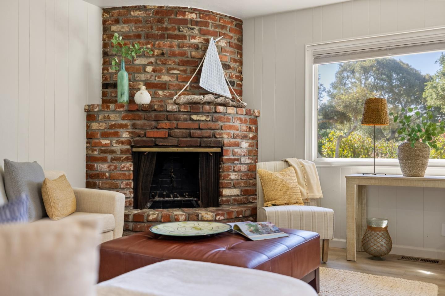 Detail Gallery Image 8 of 57 For 922 Maple St, Pacific Grove,  CA 93950 - 2 Beds | 2 Baths