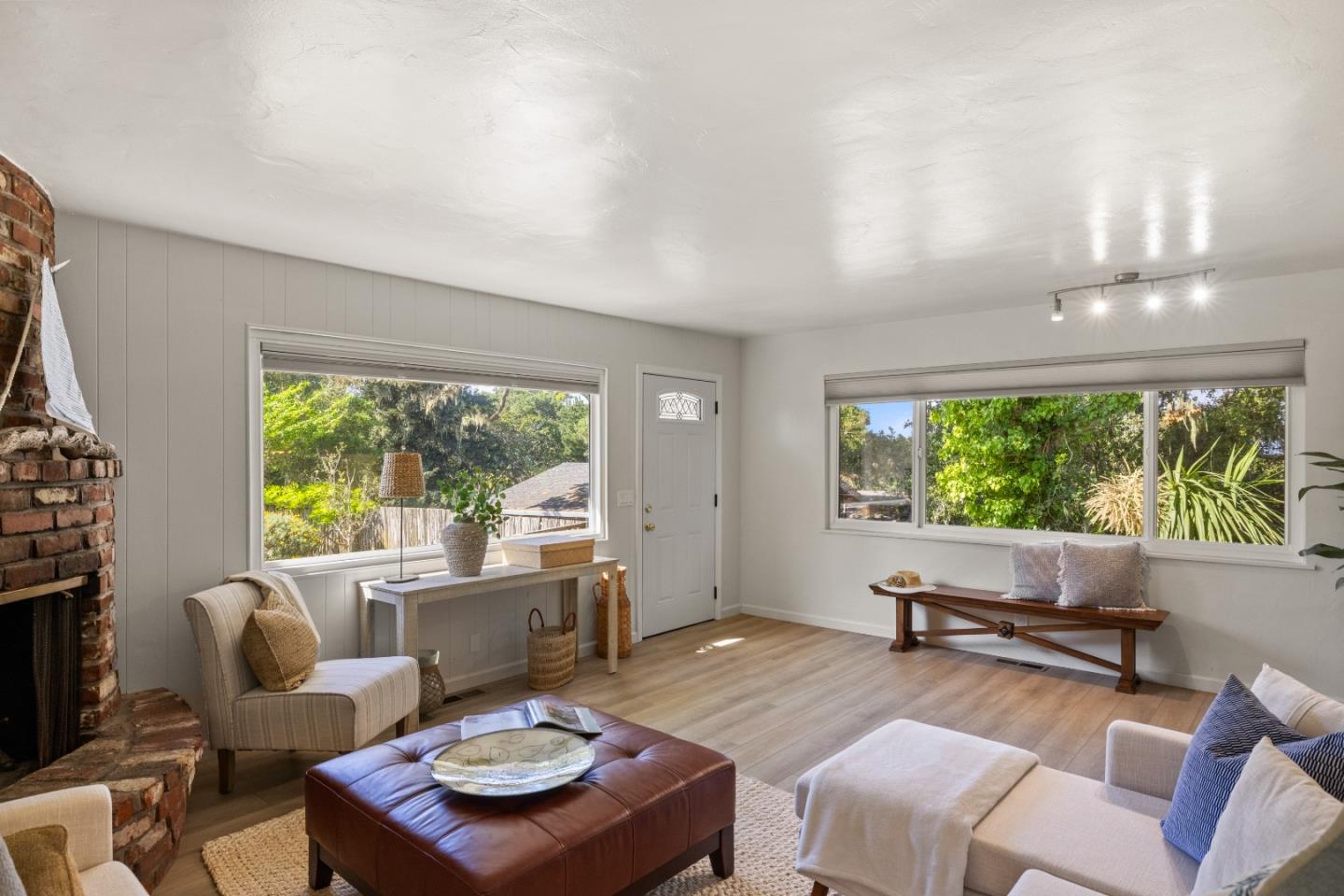 Detail Gallery Image 9 of 57 For 922 Maple St, Pacific Grove,  CA 93950 - 2 Beds | 2 Baths