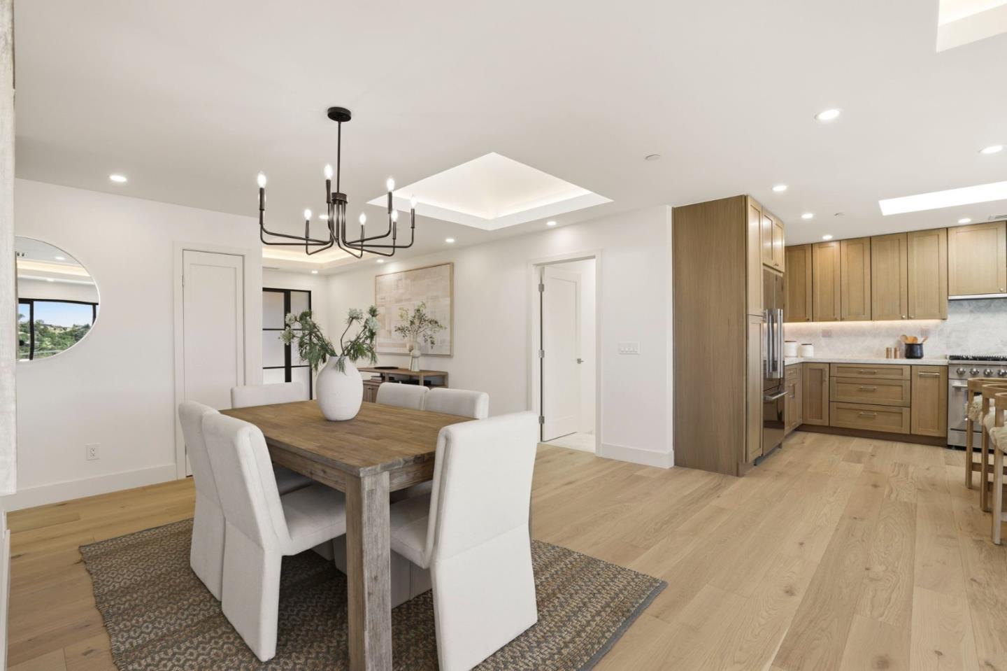 Detail Gallery Image 10 of 52 For 40 W Summit Dr, Redwood City,  CA 94062 - 4 Beds | 4 Baths