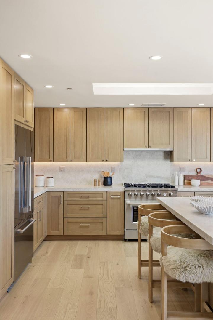 Detail Gallery Image 13 of 52 For 40 W Summit Dr, Redwood City,  CA 94062 - 4 Beds | 4 Baths