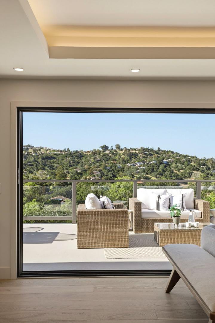 Detail Gallery Image 22 of 52 For 40 W Summit Dr, Redwood City,  CA 94062 - 4 Beds | 4 Baths