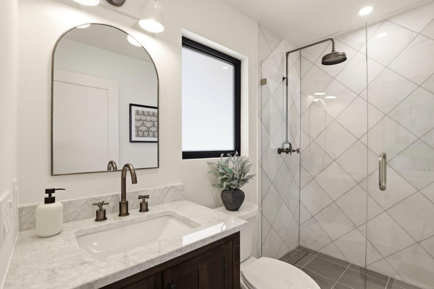 Detail Gallery Image 28 of 52 For 40 W Summit Dr, Redwood City,  CA 94062 - 4 Beds | 4 Baths