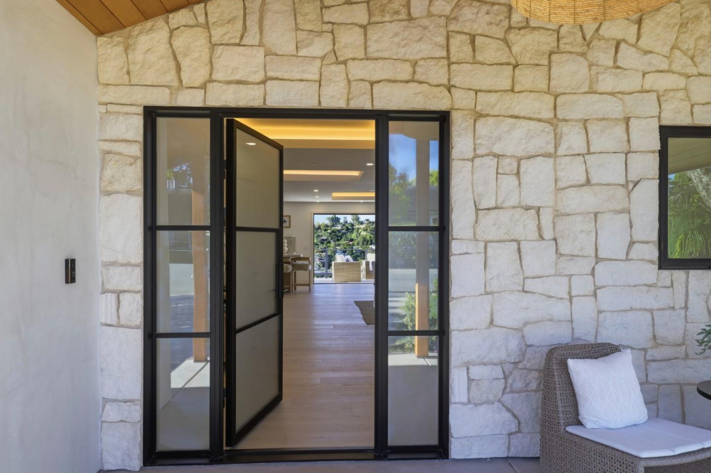 Detail Gallery Image 6 of 52 For 40 W Summit Dr, Redwood City,  CA 94062 - 4 Beds | 4 Baths