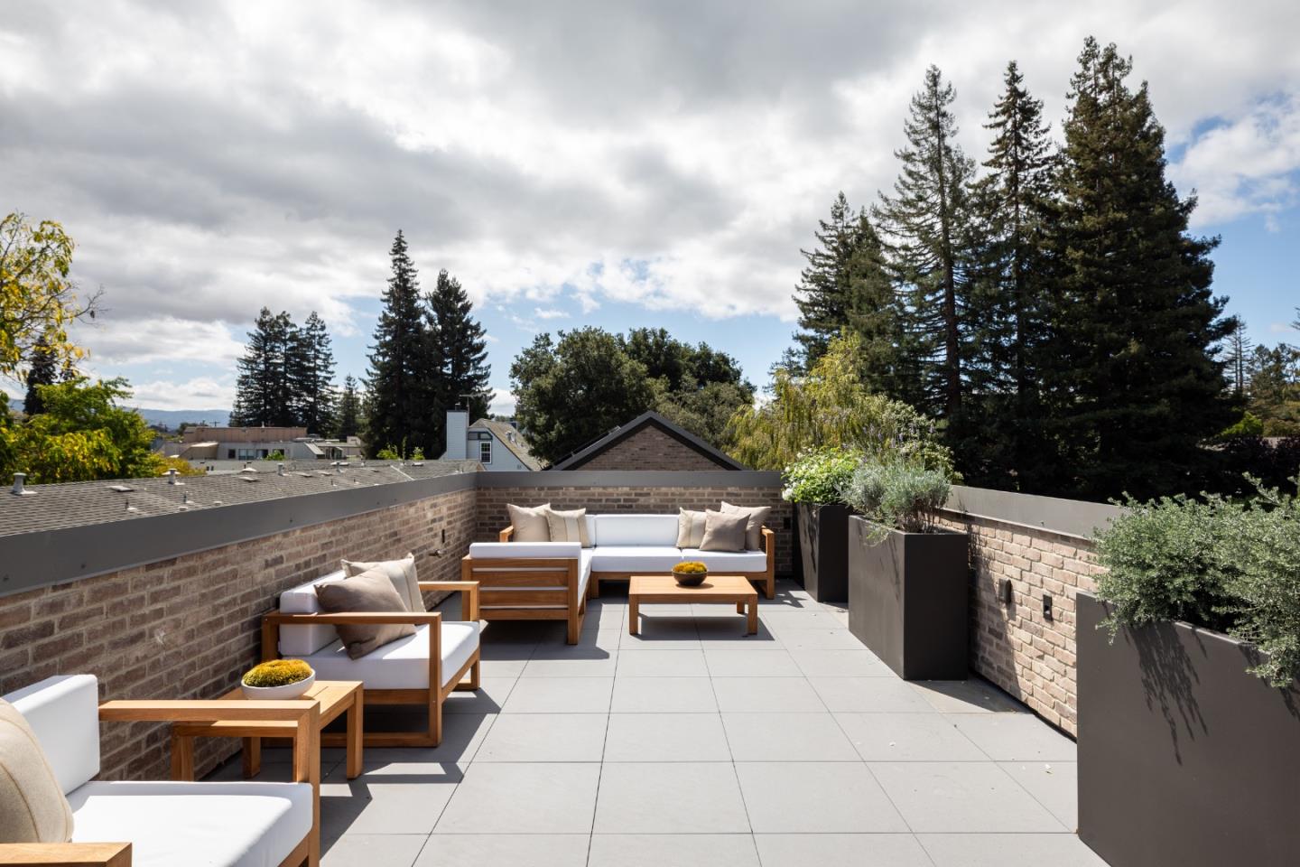 Detail Gallery Image 17 of 28 For 160 Waverley St, Palo Alto,  CA 94301 - 3 Beds | 3/1 Baths