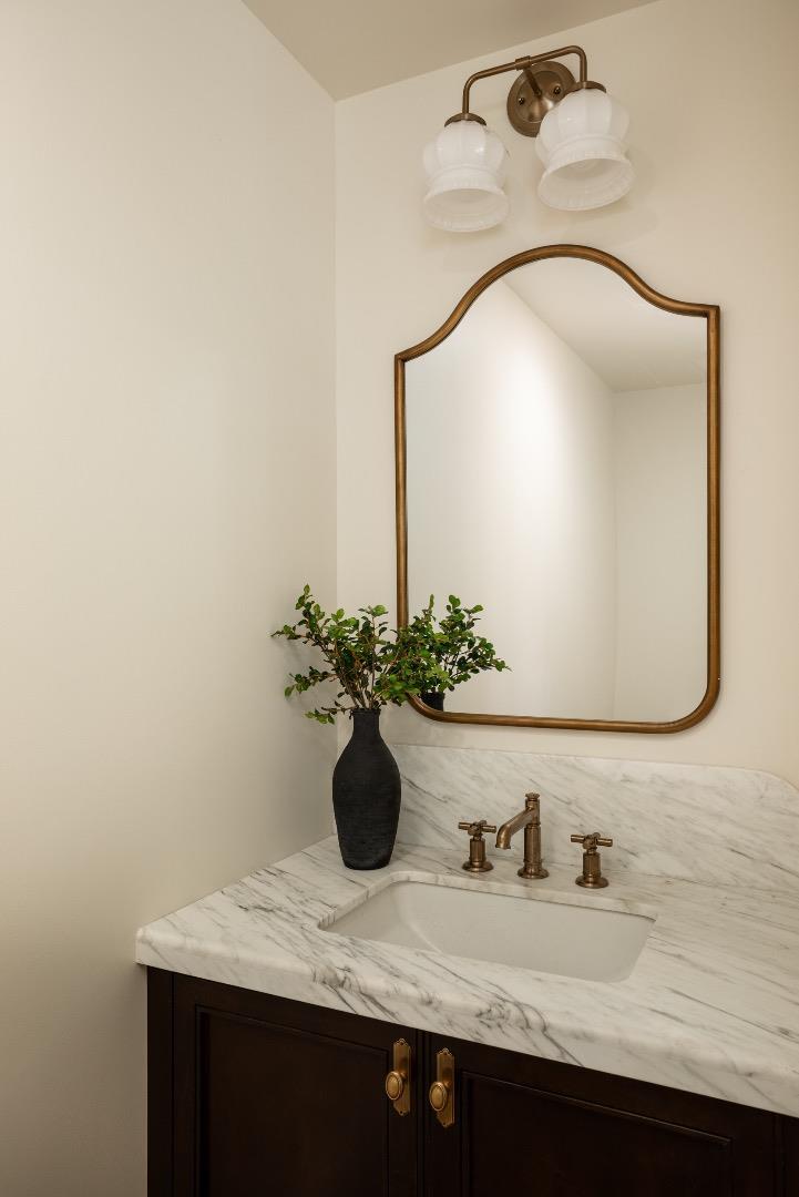 Detail Gallery Image 24 of 28 For 160 Waverley St, Palo Alto,  CA 94301 - 3 Beds | 3/1 Baths