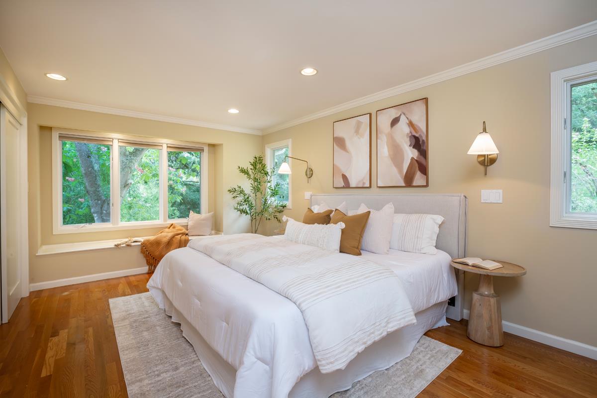 Detail Gallery Image 12 of 43 For 377 Wayside Rd, Portola Valley,  CA 94028 - 3 Beds | 2 Baths