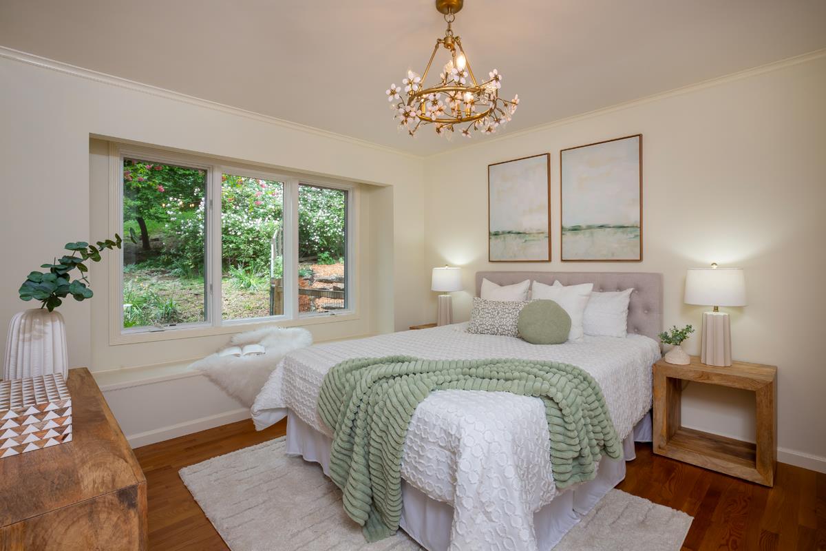 Detail Gallery Image 14 of 43 For 377 Wayside Rd, Portola Valley,  CA 94028 - 3 Beds | 2 Baths