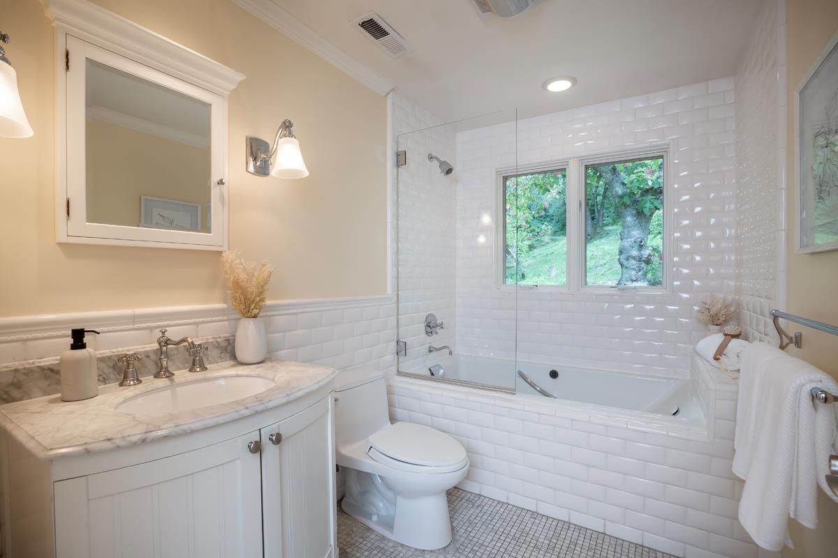 Detail Gallery Image 15 of 43 For 377 Wayside Rd, Portola Valley,  CA 94028 - 3 Beds | 2 Baths