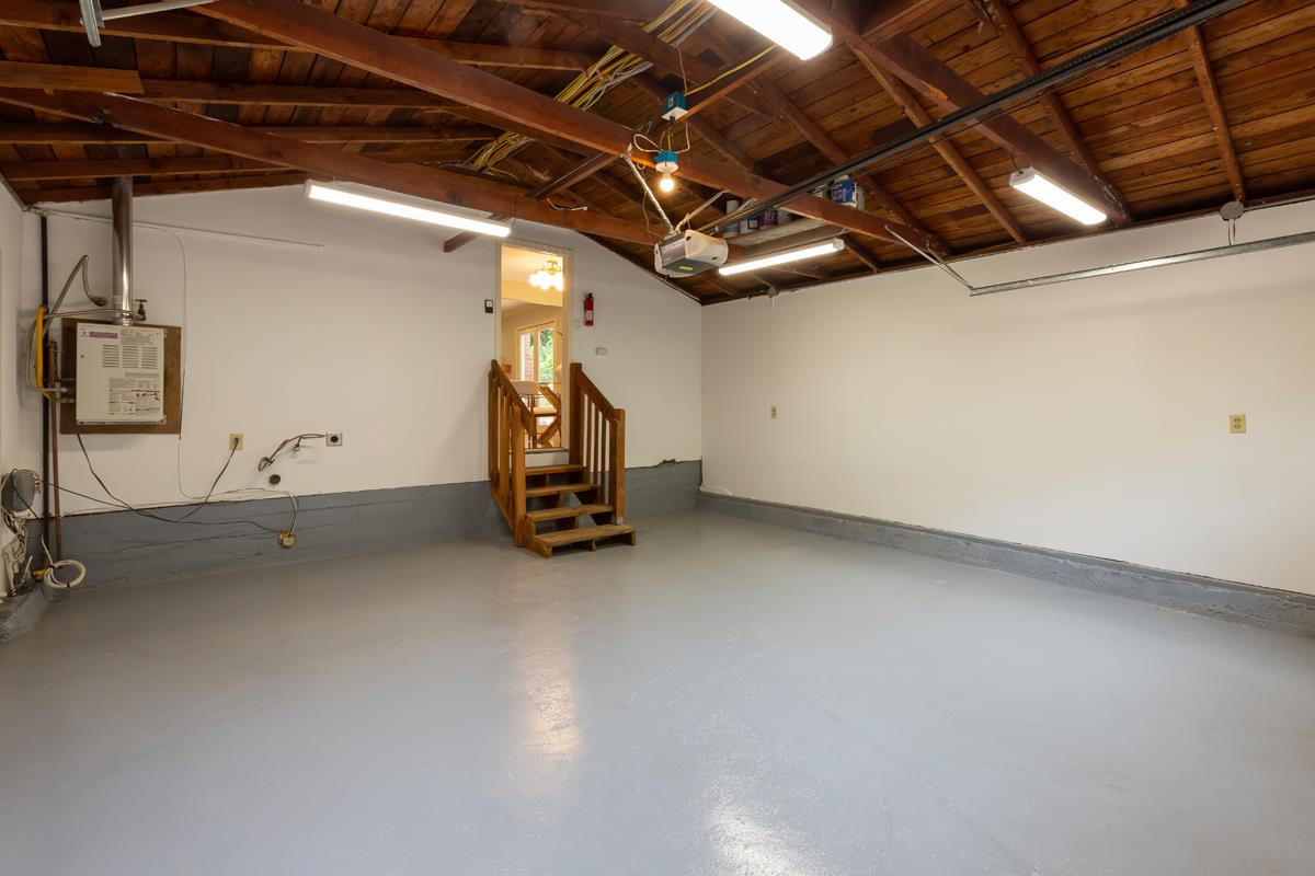 Detail Gallery Image 18 of 43 For 377 Wayside Rd, Portola Valley,  CA 94028 - 3 Beds | 2 Baths