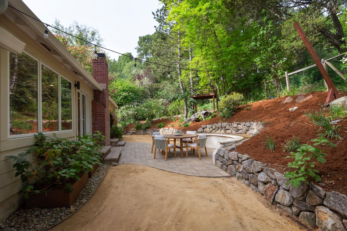 Detail Gallery Image 22 of 43 For 377 Wayside Rd, Portola Valley,  CA 94028 - 3 Beds | 2 Baths