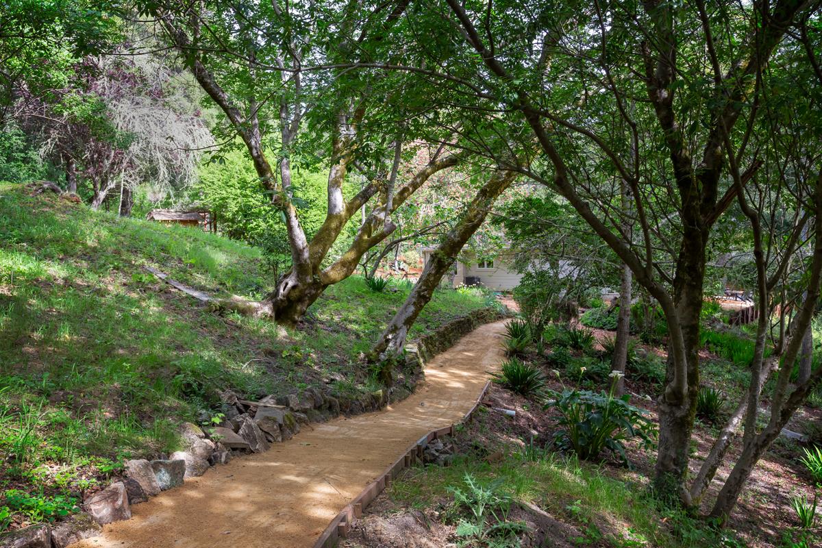 Detail Gallery Image 29 of 43 For 377 Wayside Rd, Portola Valley,  CA 94028 - 3 Beds | 2 Baths