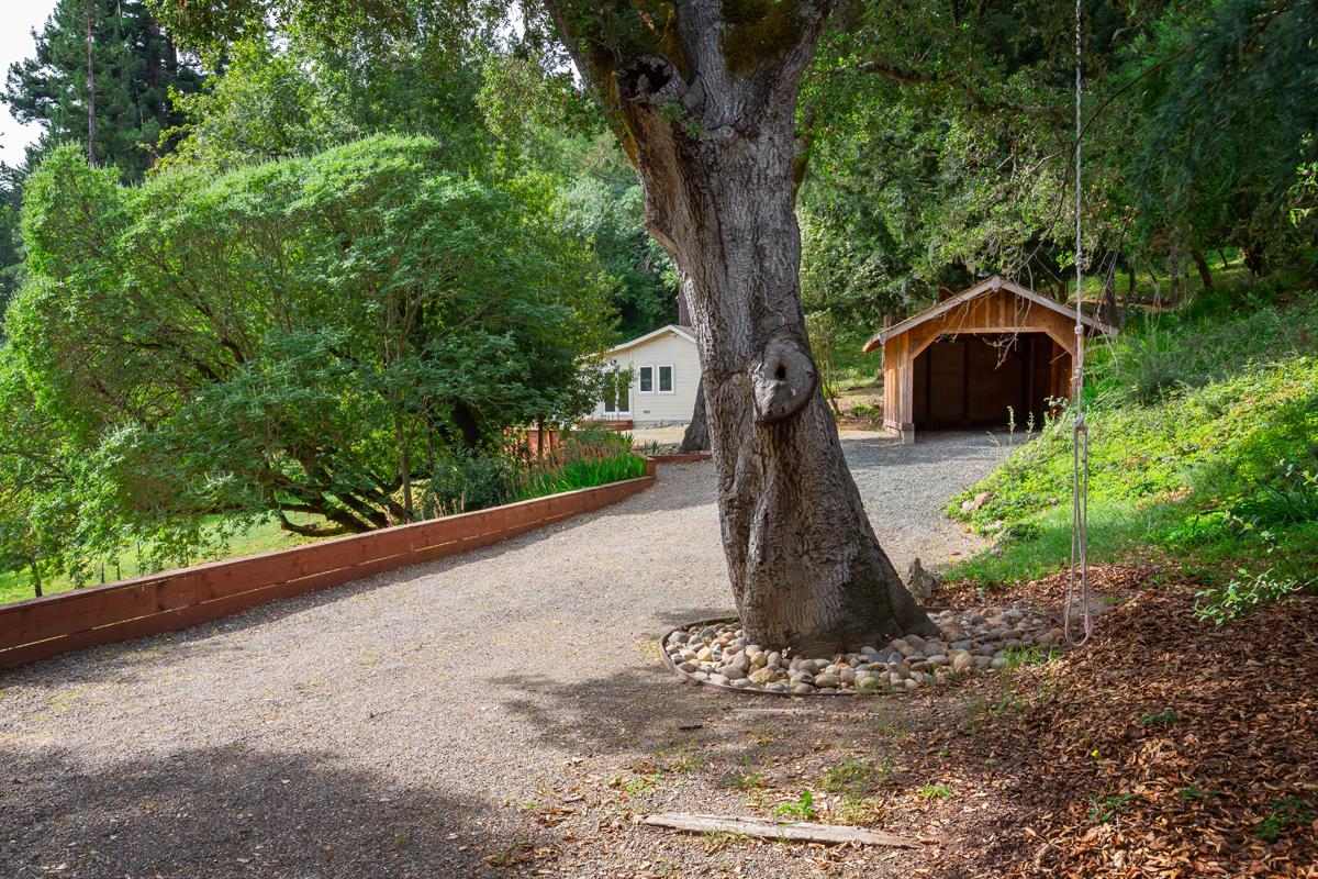 Detail Gallery Image 34 of 43 For 377 Wayside Rd, Portola Valley,  CA 94028 - 3 Beds | 2 Baths