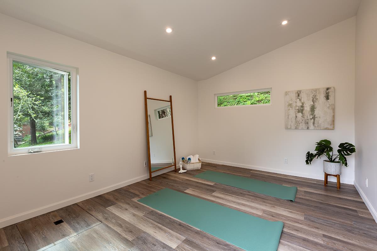 Detail Gallery Image 38 of 43 For 377 Wayside Rd, Portola Valley,  CA 94028 - 3 Beds | 2 Baths